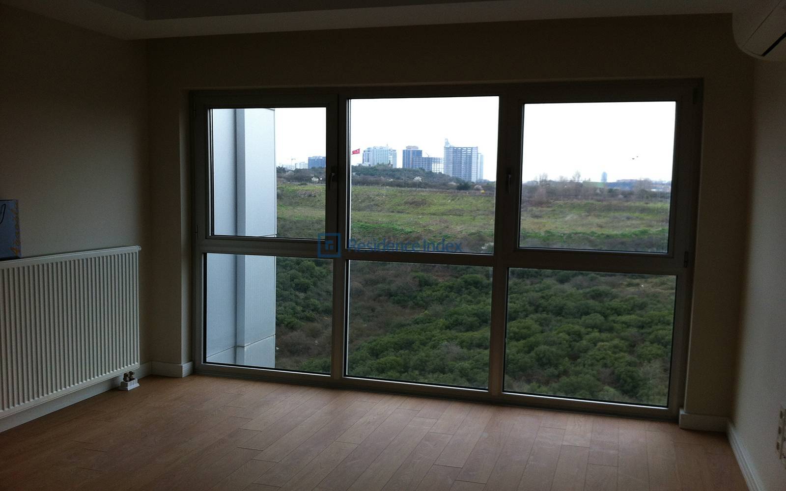 1 + 1 Flat For Sale With Forest Front