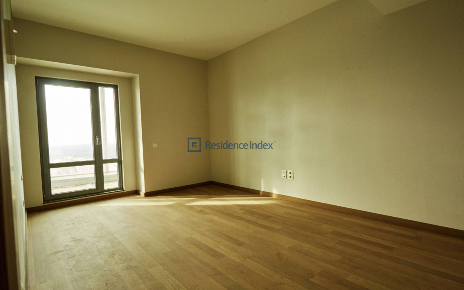 3 + 1 183 m2 Street Front Apartment for sale