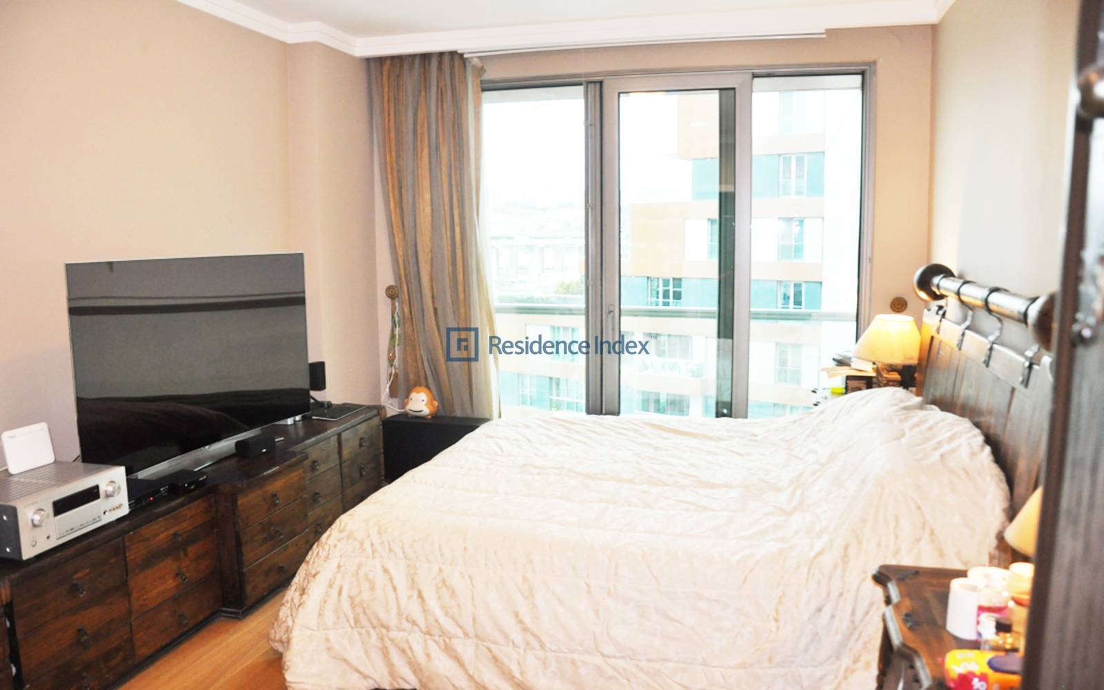 For Rent 3 + 1 Open Front
